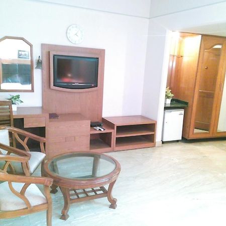 Hotel Queens Residency Gurgaon Extérieur photo