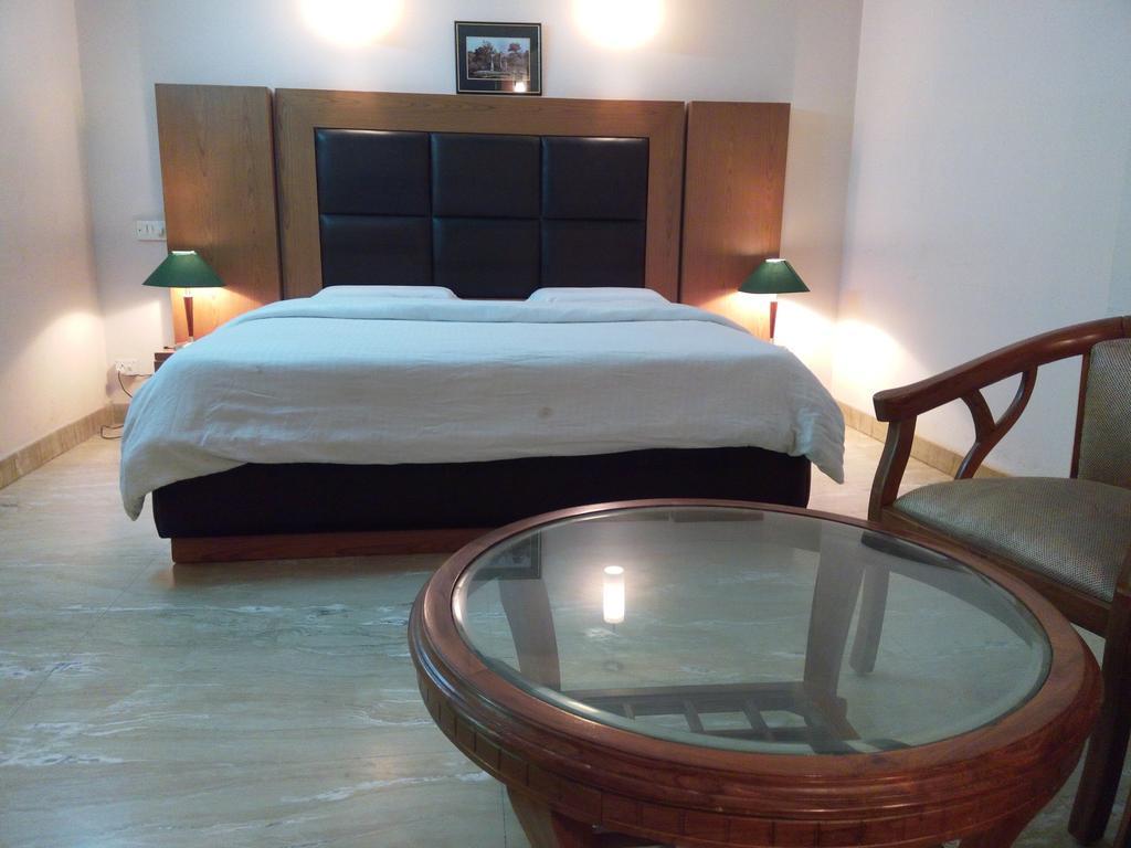 Hotel Queens Residency Gurgaon Chambre photo