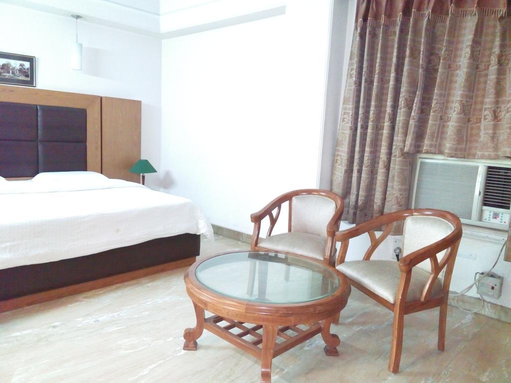 Hotel Queens Residency Gurgaon Chambre photo