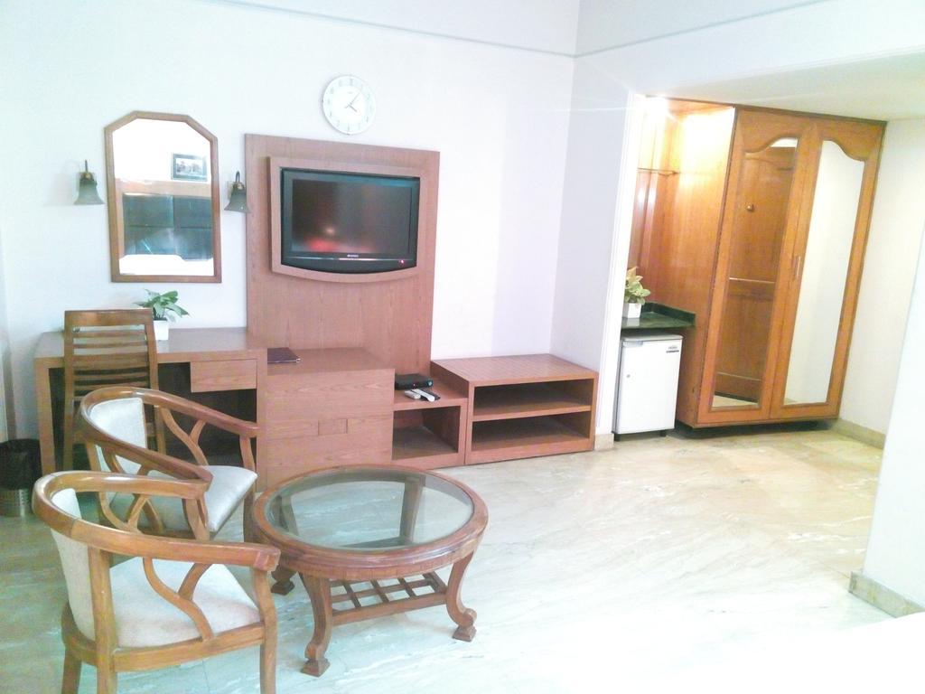 Hotel Queens Residency Gurgaon Extérieur photo