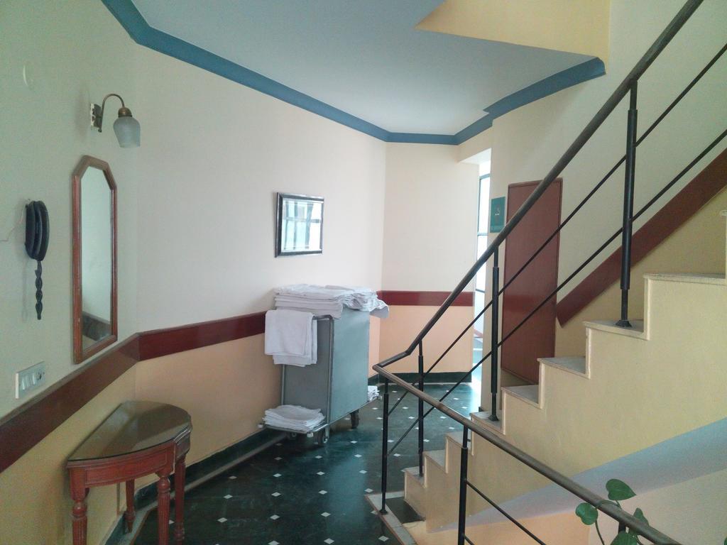 Hotel Queens Residency Gurgaon Extérieur photo