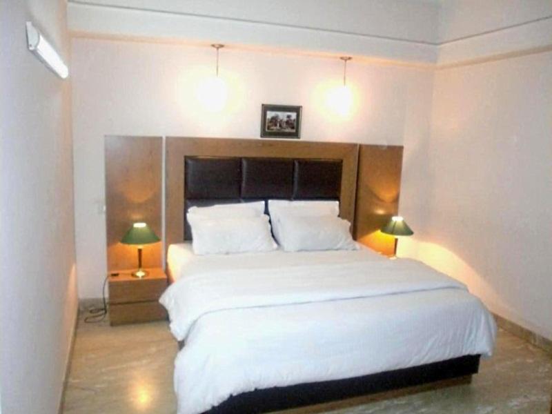 Hotel Queens Residency Gurgaon Extérieur photo