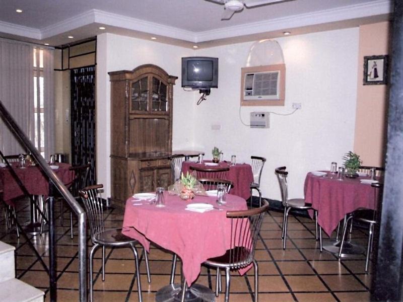 Hotel Queens Residency Gurgaon Extérieur photo