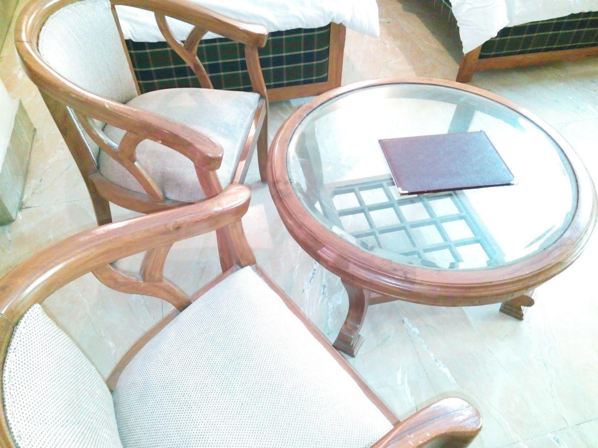Hotel Queens Residency Gurgaon Extérieur photo