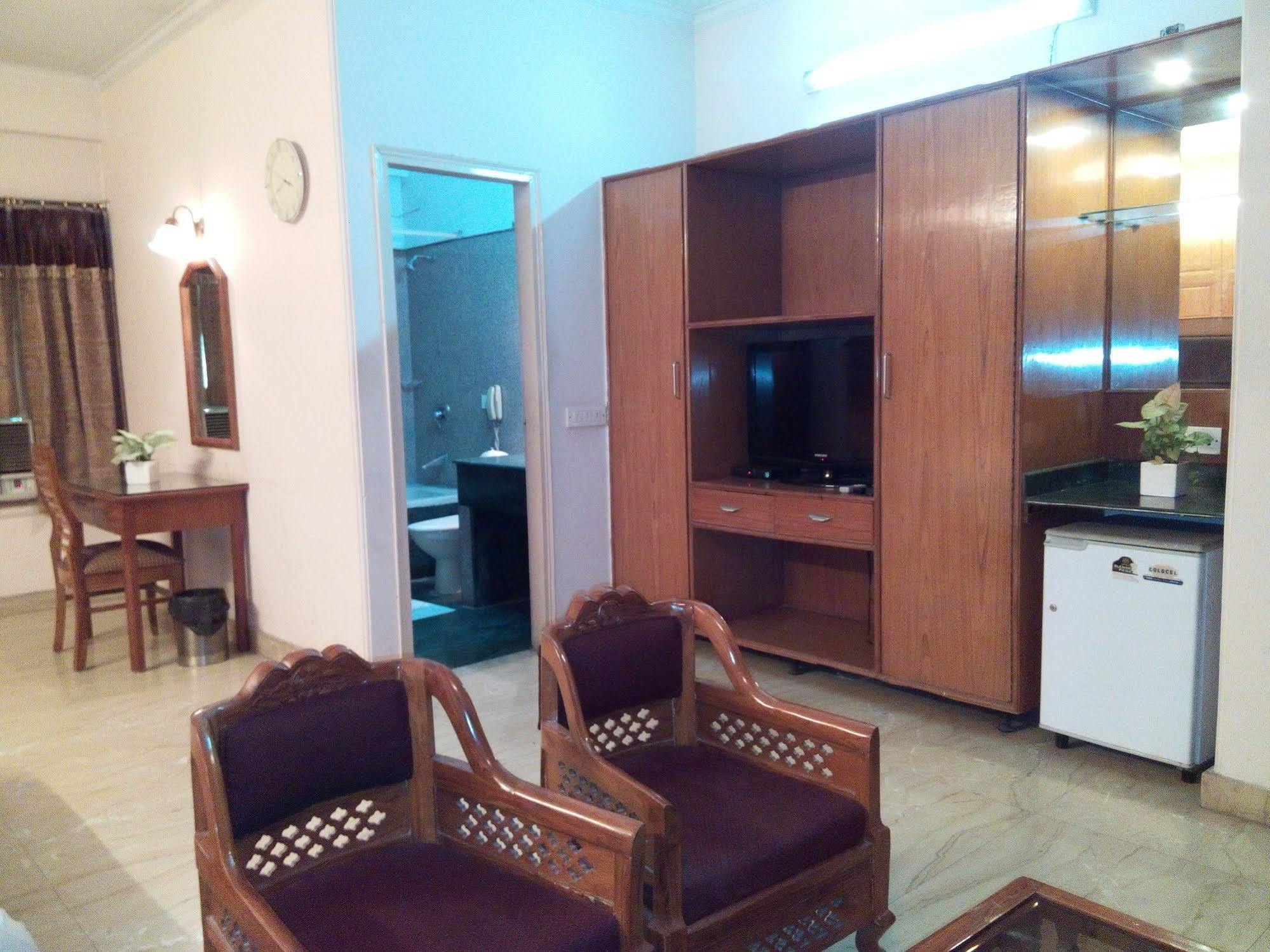 Hotel Queens Residency Gurgaon Extérieur photo
